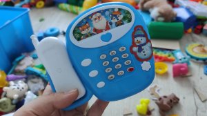 играем в детский музыкальный новогодний телефон