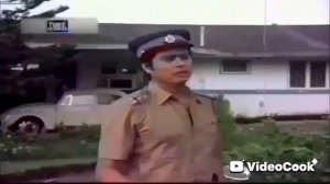 Rahuli Madam i Malay.Ис индийского фильма Hum Rahe Na Hum 1984года . Дым сигарет с ментолом