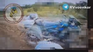 🛬💥☠⚡Эпичные кадры: Десант охотится на пехоту ВСУ на квадроциклах и пикапах, наступая к Сумам