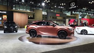 Америка-Нью-Йорк автосалон