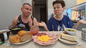 Мукбанг назрел СЕРЬЁЗДНЫЙ разговор с Вованом! Решаем накопившиеся ПРОБЛЕМЫ! Семейный обед в России