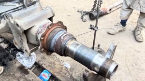 .Грузовик..кувалда зубило и домкрат..Ремонт в дороге.(2)