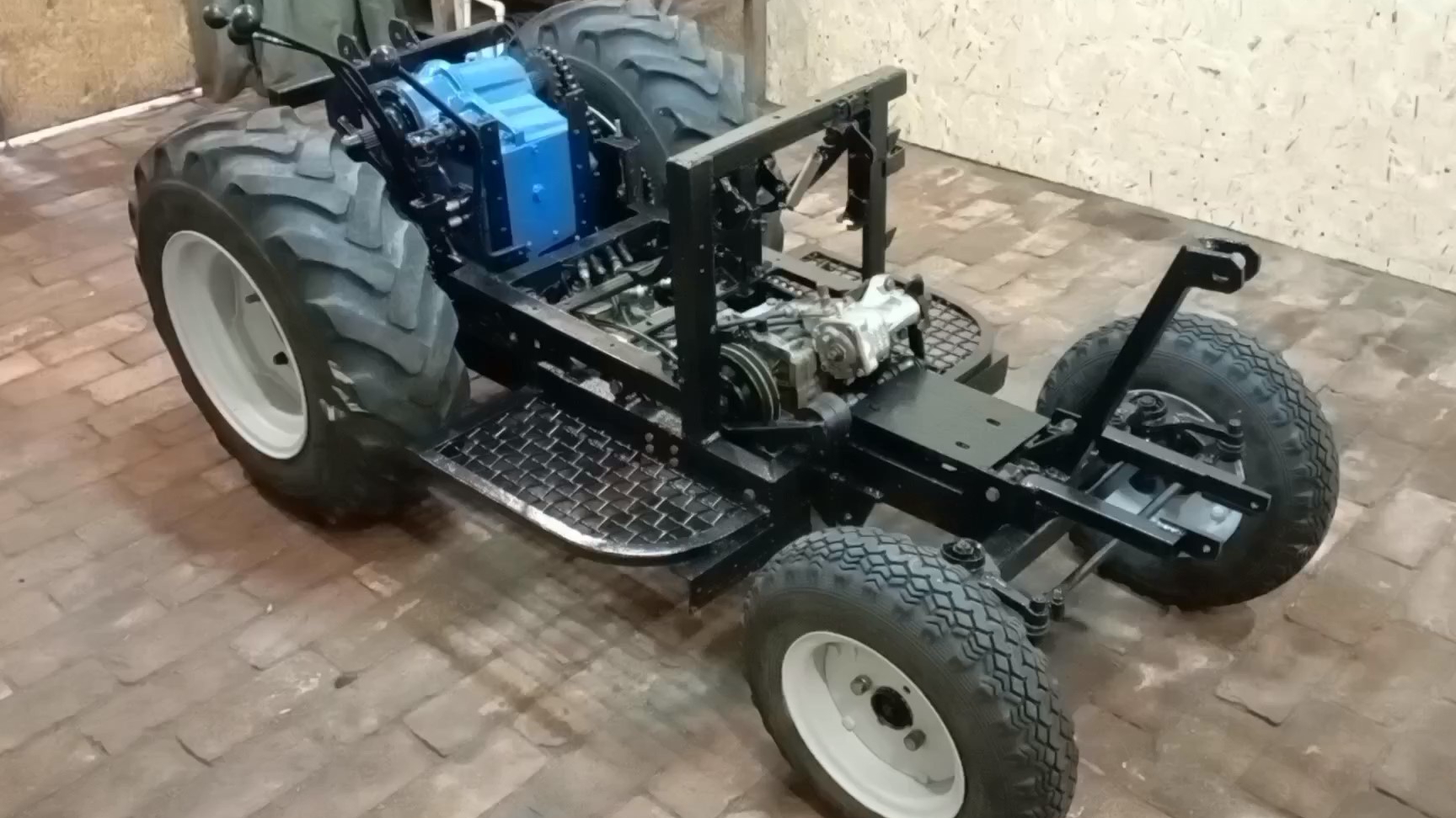 СМТ Василёк. Сборка после покраски. Часть вторая. смотреть онлайн