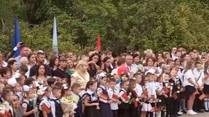 Мейко Мария " С 1 сентября, первым будь всегда"  трио  Маша,  Аделина, Даша