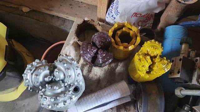 Долота для бурения скважин