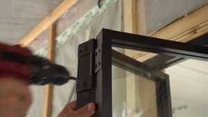 Складная перегородка «Гармошка», двери под покраску ProfilDoors на ТВ-проекте