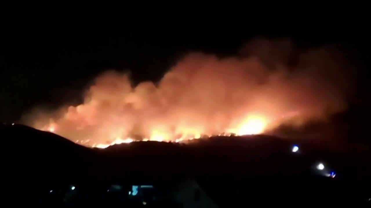 В окрестностях Феодосии локализован масштабный природный пожар