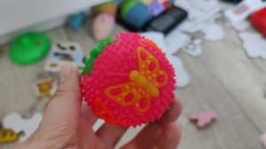 играем в детский мячик