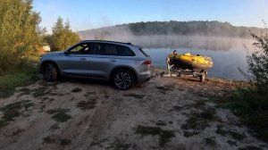 Спускаю пвх лодку на воду. Преимущества прицепа самослава. Лодка Скат Тритон 400