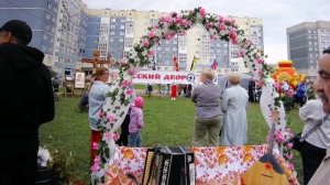 Праздник "Русский двор" в нашем дворе. Шикарно, понравилось, особенно детям.