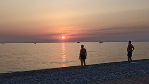 Лазаревское. Краткий обзор пляжей.