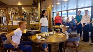 команда поздравляет