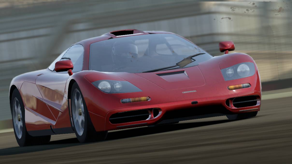 McLaren F1. Dubai Autodrome National