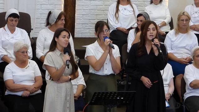 Снова желтой листвою,  песня  14.09.2025