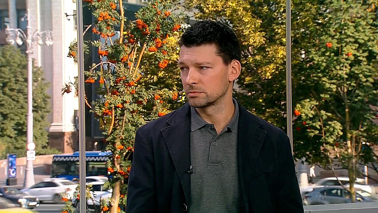 "Я въедливый товарищ" - Страхов о подготовке к роли в детективе "Бой с тенью"