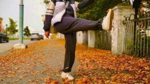 Иду в осень шуршать листиками