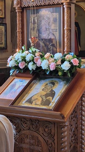 Достойно есть