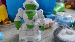 играем в робота для детей