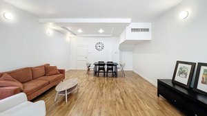 Предлагается в аренду 5-комнатный трехуровневый таунхаус,  195 м²  (ID 47287)