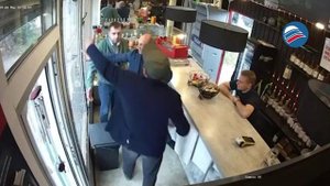 Случайный удар и кофе в компенсацию: непредвиденная драка в самарском кафетерии