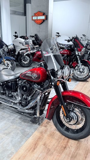 2019 Heritage 114 Wicked Red/Twisted Cherry