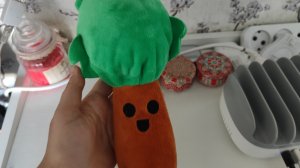 играю в мягкую игрушку спрунки мистер дерево для детей