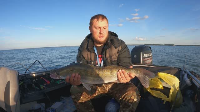 Это уже трофей или маловат? смотреть онлайн