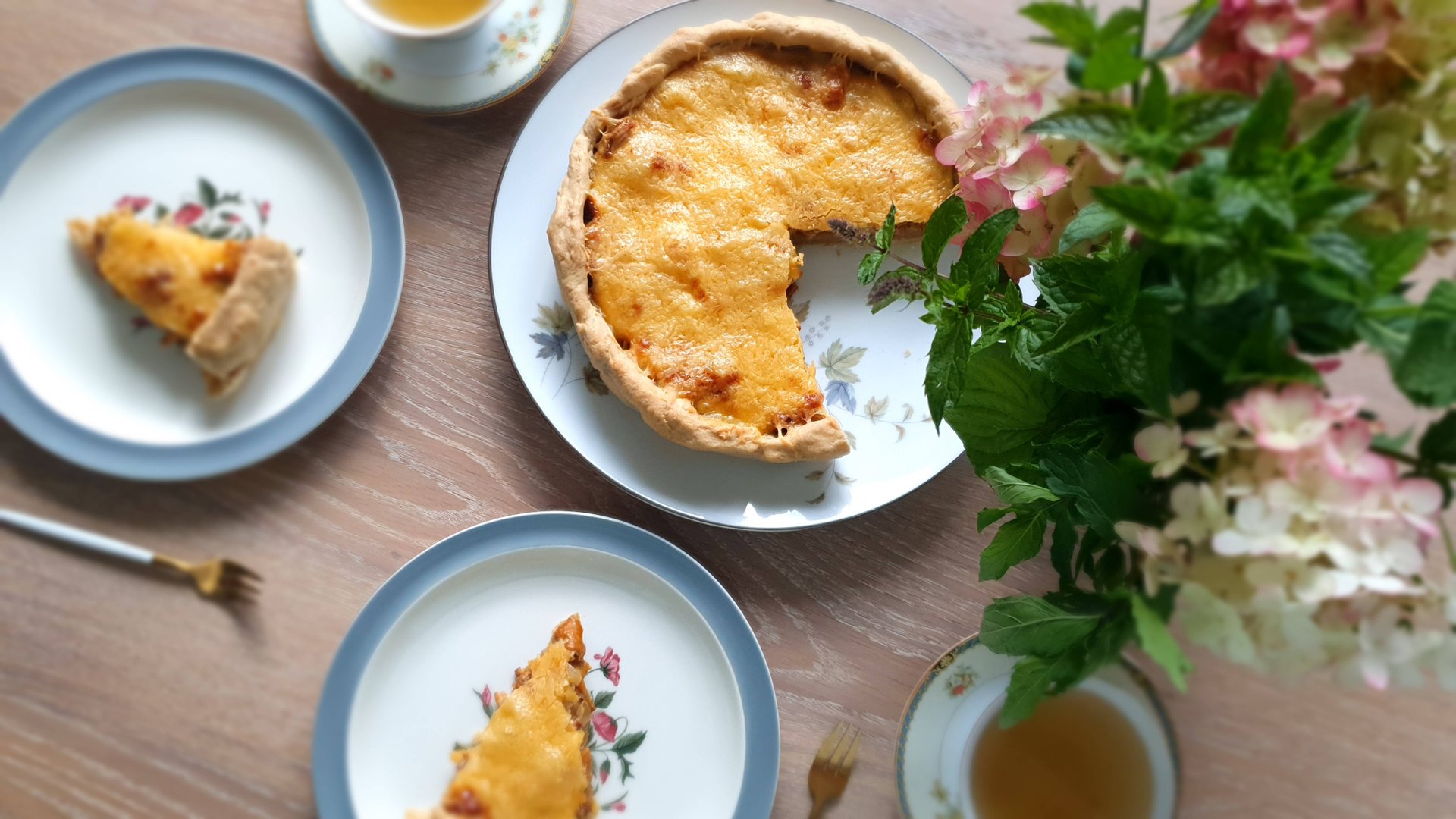 Открытый пирог с лисичками