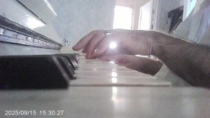 Пианино: импровизация на тему "Спят усталые игрушки"