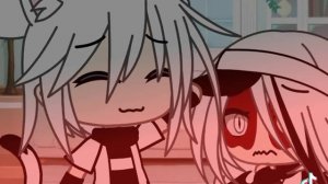 мама её много избивала, поэтому теперь боится мамы. когда она поднимает руку 💔😖 я в комнате плачу.