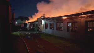 В Новой Москве загорелась кровля заброшенного склада