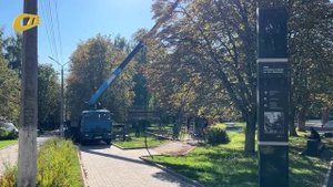 В ПАРКЕ ИМ. НИКИТИНА ЗАЛИВАЮТ ФУНДАМЕНТ ПОД УСТАНОВКУ "ЖЕЛЕЗНОГОРСКОЙ ЭЙФЕЛЕВОЙ БАШНИ"