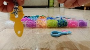 плетение из резиночек. резиновые обычные рыбий хвост и обычный.