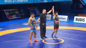 Россиянин Заур Угуев одержал победу на чемпионате мира по борьбе в Загребе