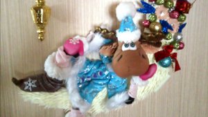 Новогодний олень/ Корова?/Лошадь на месяце   (2) (капрон)
