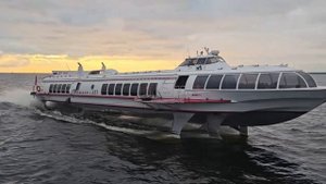 Метеор Из Петергофа идет.