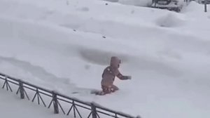 О, как тяжёл собачий век:И в дождь, и в снег, и в слякотьИз дома гонит человекИ заставляет какать