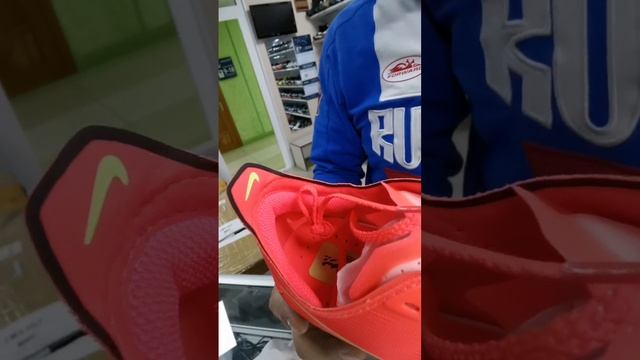 Обзор беговых кроссовок Nike Vaporfly next % 4 смотреть онлайн