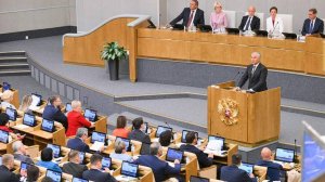 Депутаты Госдумы на заседании стоя аплодировали главе КНДР Ким Чен Ыну