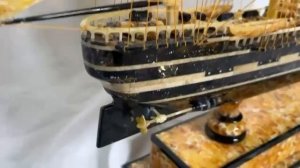 Сувенир из янтаря "Парусник"