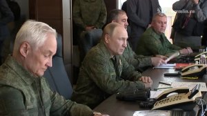 Владимир Путин посетил полигон Мулино в Нижегородской области, где наблюдал за активной фазой сов...