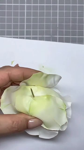 Создаем розу шаг за шагом! Бесплатный мини-курс — в описании! #цветыизфоамирана смотреть онлайн