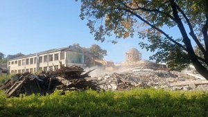 Снос заброшенной фабрично-заводской школы в Нижнем Новгороде
