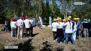 В Краснодаре берег Кубани очистили от полутонны мусора