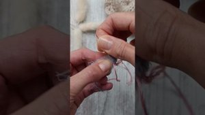 Вышиваем подушечки и пришиваем лапки котёнку Зефирка