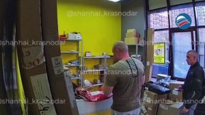 Вопиющий случай: клиент избил работницу ПВЗ в Краснодаре за отказ в примерке