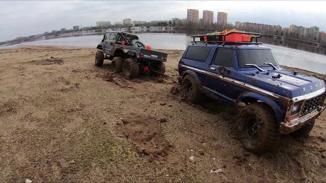 Ford Bronco 2020 против Unimog 6x6 на бездорожье.