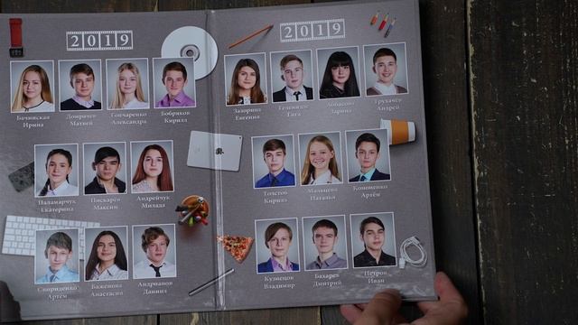 Выпускной альбом для старшей школы "Стильный выпуск" смотреть онлайн