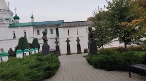 Галерея бюстов Рюриковичей в Печерском монастыре в Нижнем Новгороде