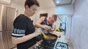 Я опять ЛОХАНУЛАСЬ и мы попали на ДЕНЬГИ! Вован ИСПРАВЛЯЕТ мои косяки! Придумали ВКУСНЫЙ салат! Влог